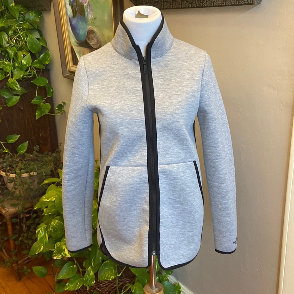 NWOT north face jacket, size small
